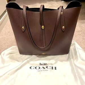 Coach burgundy Tote